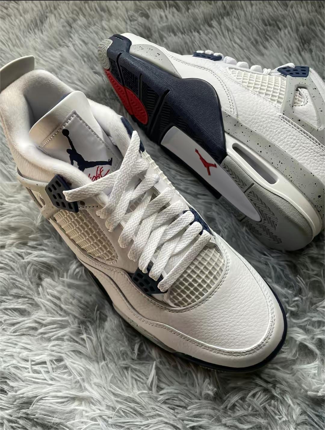 Air Jordan 4 Retro White Midnight Navy DH6927-140 review Outley 01