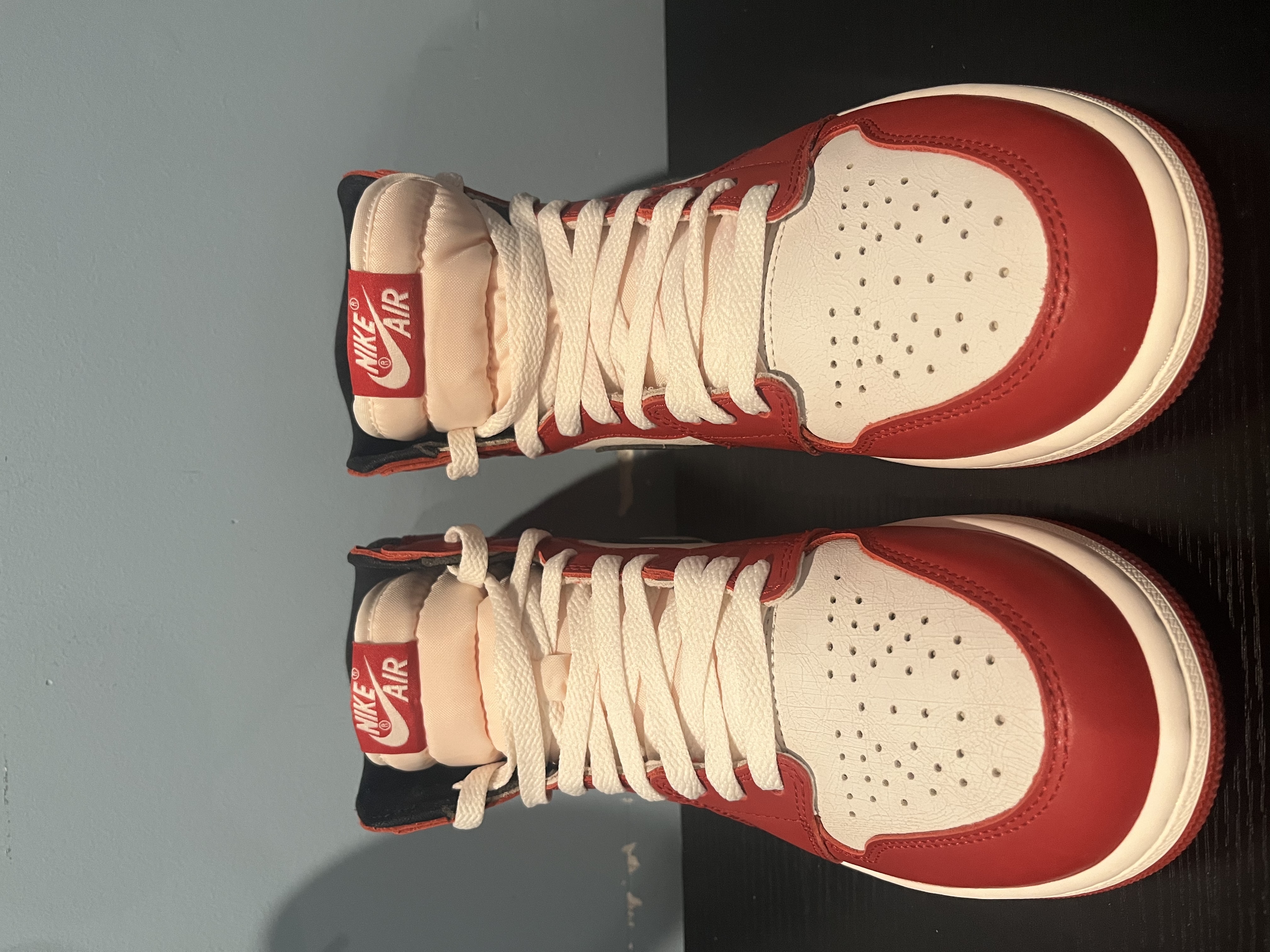 Air Jordan 1 Retro High OG Chicago Lost and Found DZ5485-612 review L 01