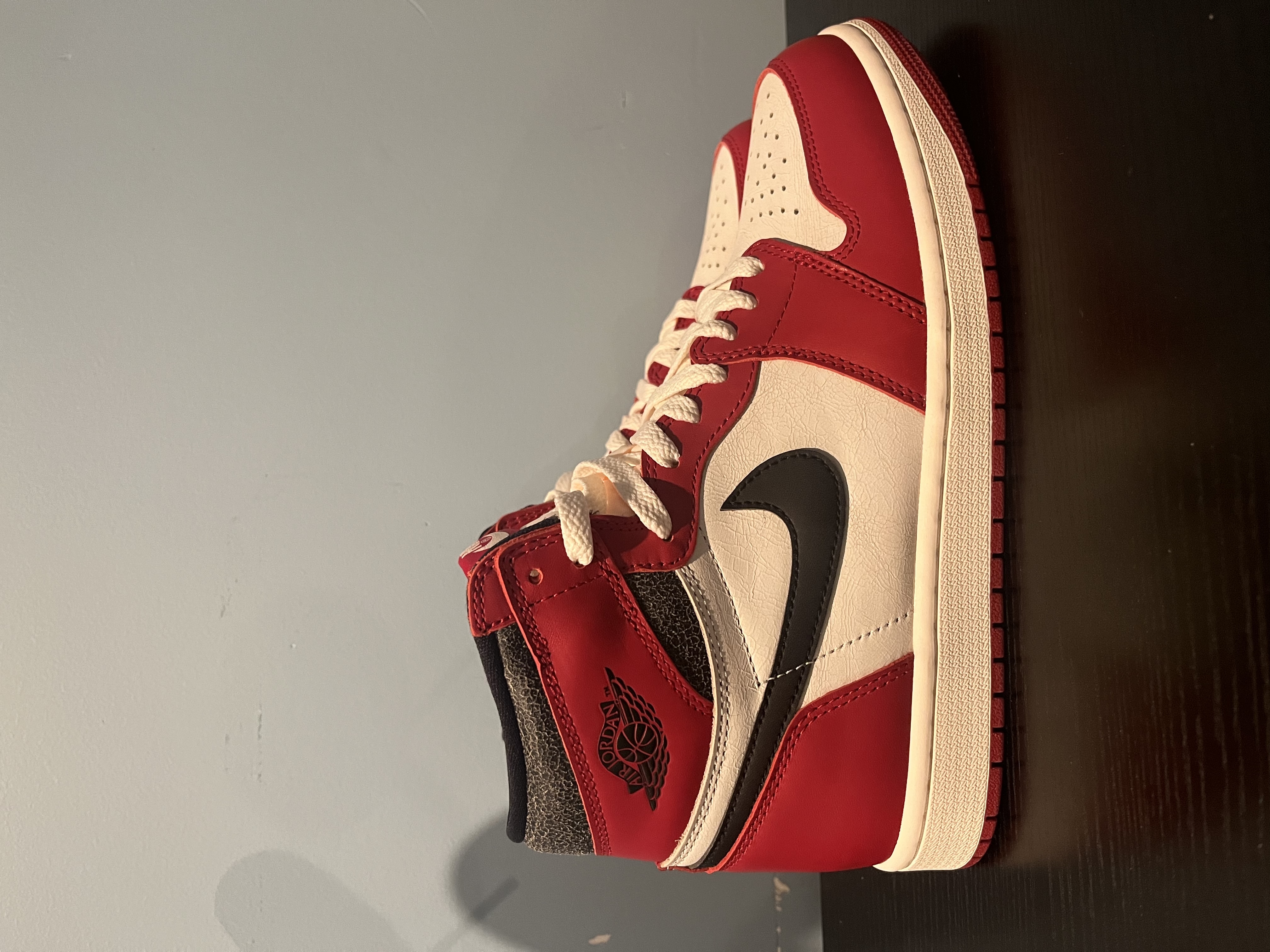 Air Jordan 1 Retro High OG Chicago Lost and Found DZ5485-612 review L 03