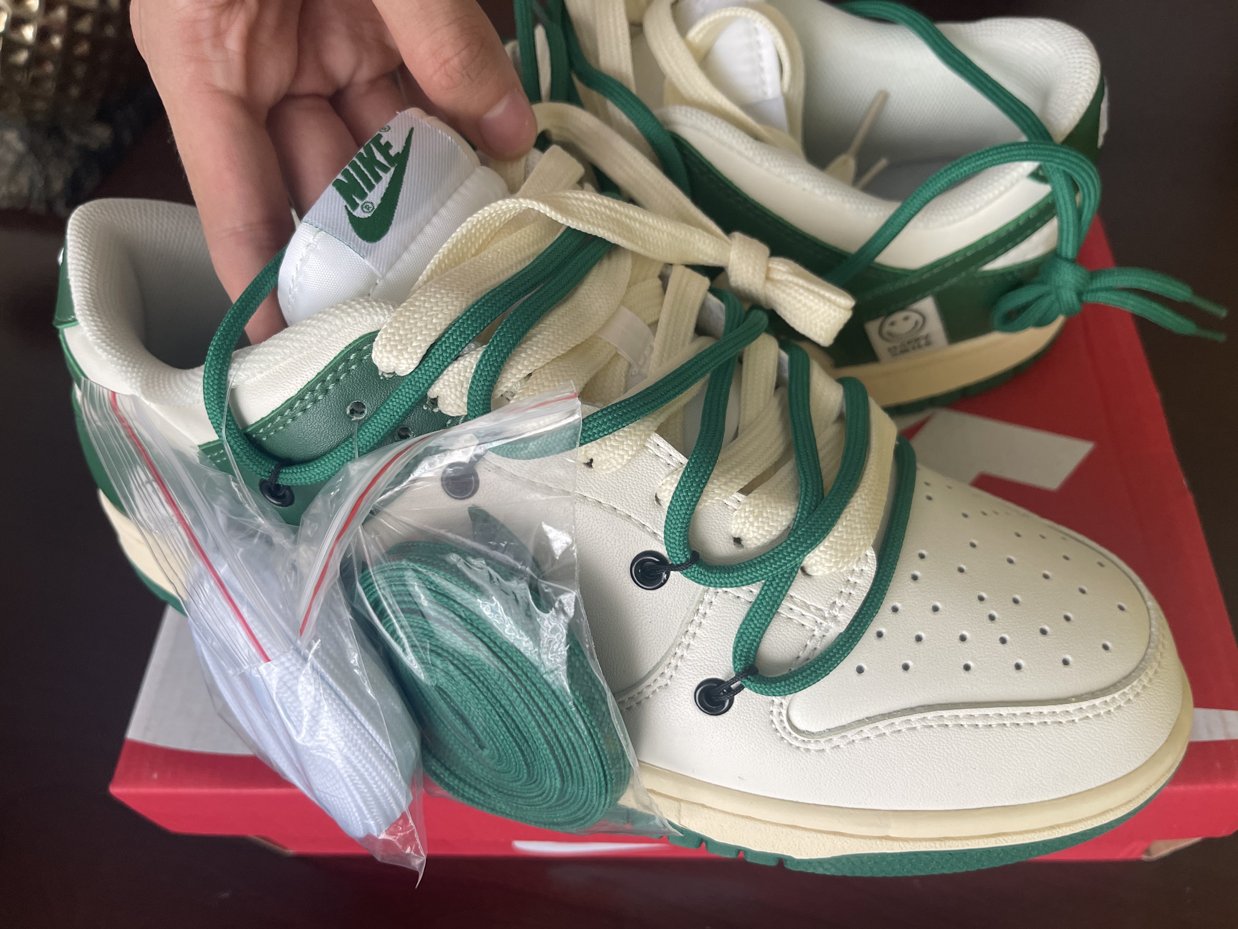 Nike SB Dunk Low Bandage White and Green DD1503-112 (Limited customized) review Luis 01