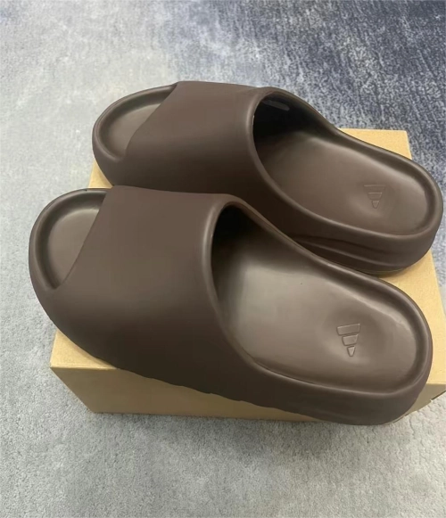 Adidas Yeezy Slide Soot GX6141 review 