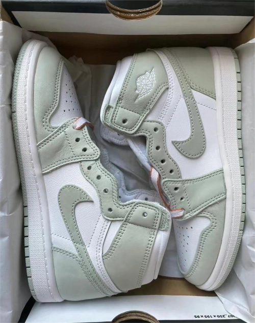 Air Jordan 1 Retro High OG Seafoam CD0461-002 review 
