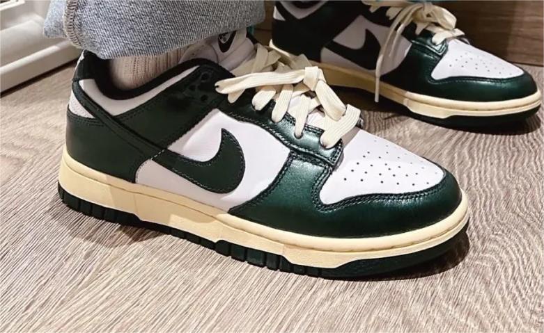 Nike Dunk Low Vintage Green DQ8580-100 review Parlor
