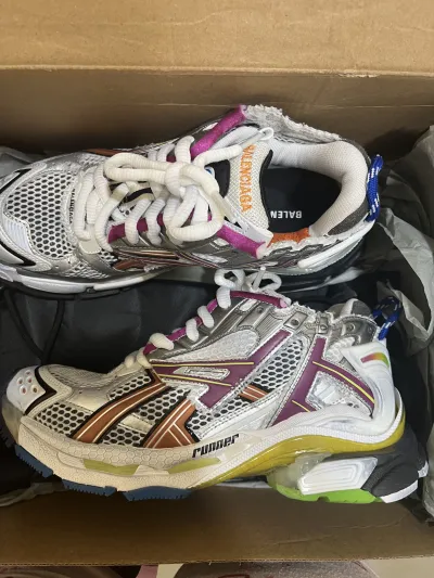 Balenciaga Runner Multicolor 677403W3RB68123 review c