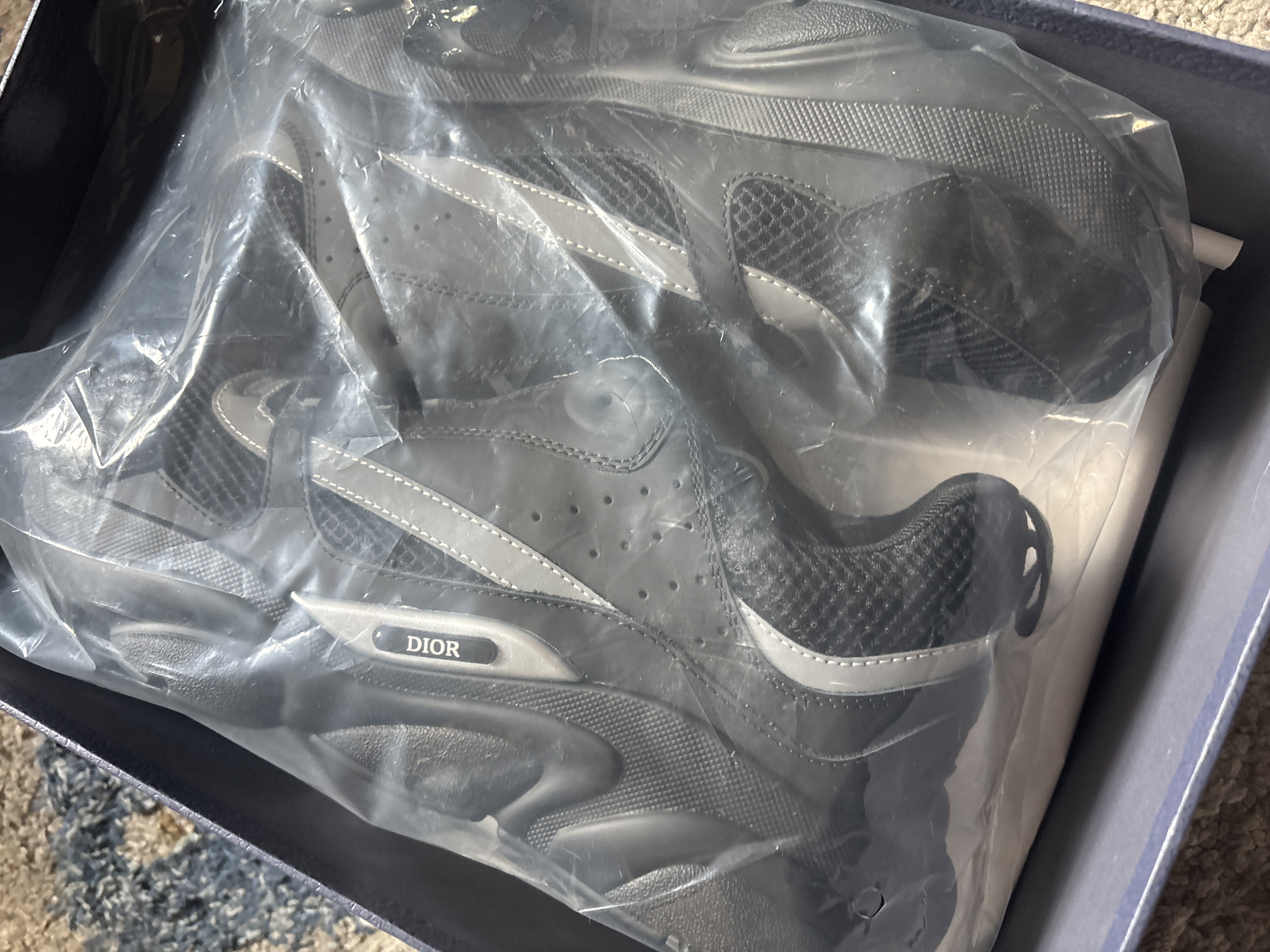 Dior B22 Black Silver 3SN231ZNG_H969 review Radar 01