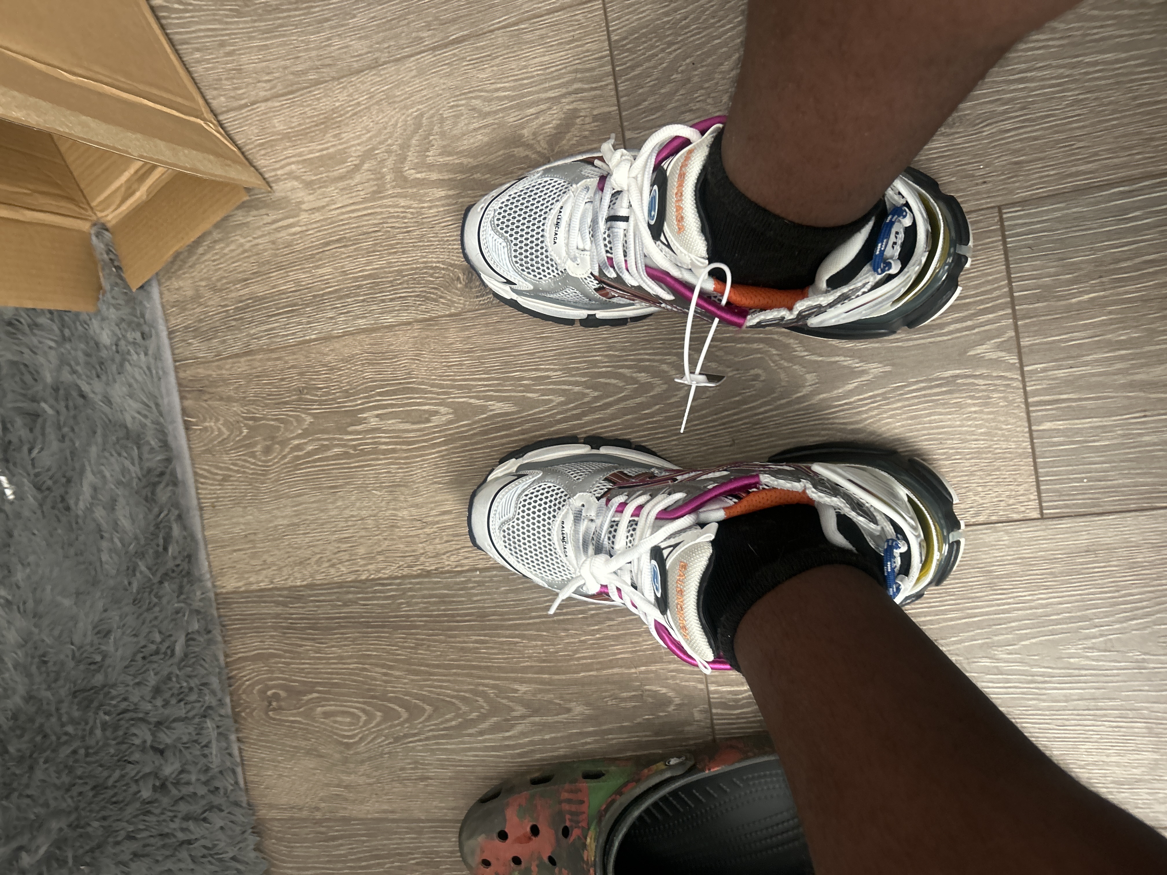 Balenciaga Runner Multicolor 677403W3RB68123 review Caleb 01