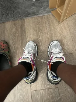 Balenciaga Runner Multicolor 677403W3RB68123 review Caleb 02