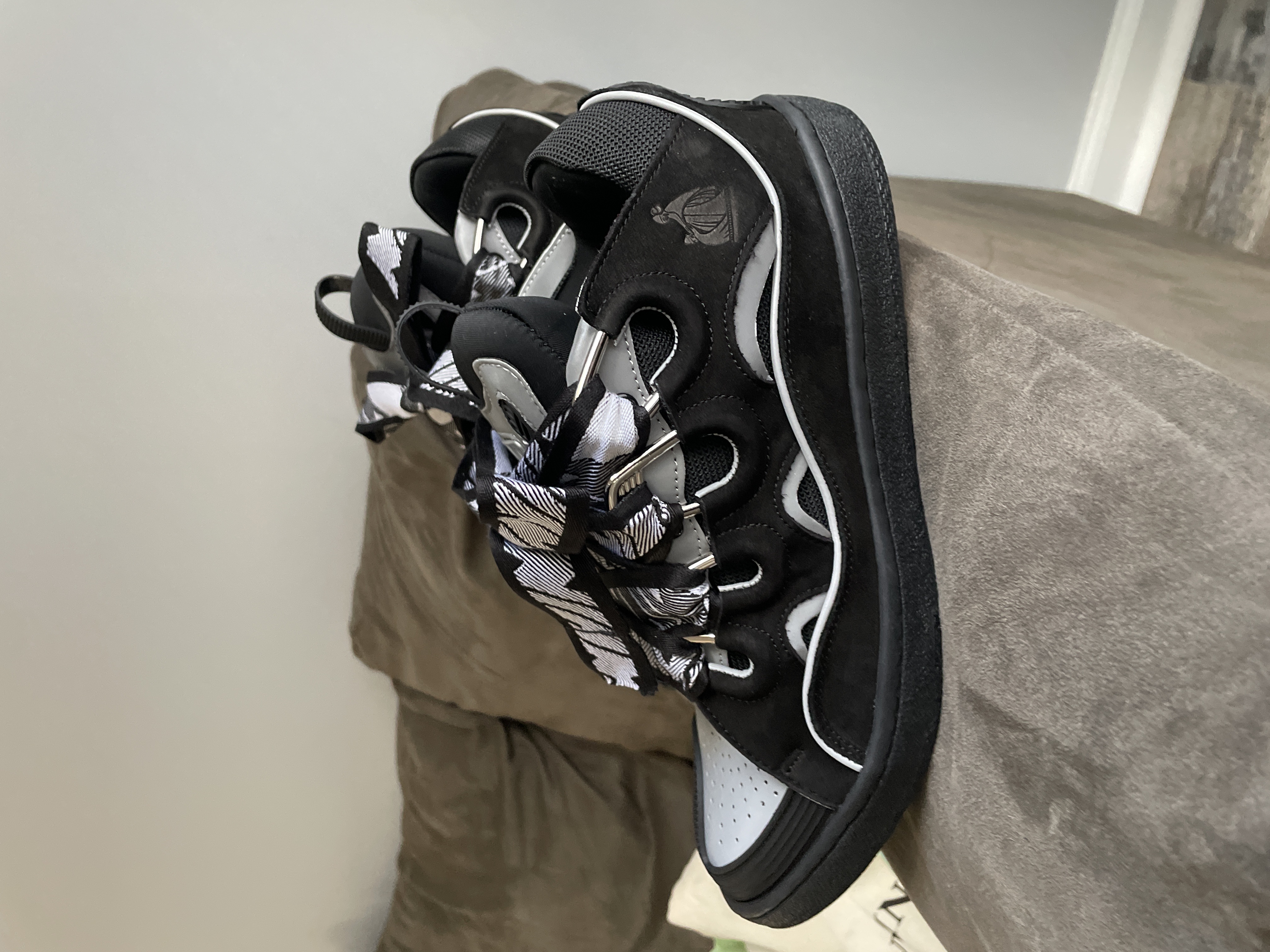 Lanvin Leather Curb Sneaker Black Grey review Notabotlol 02