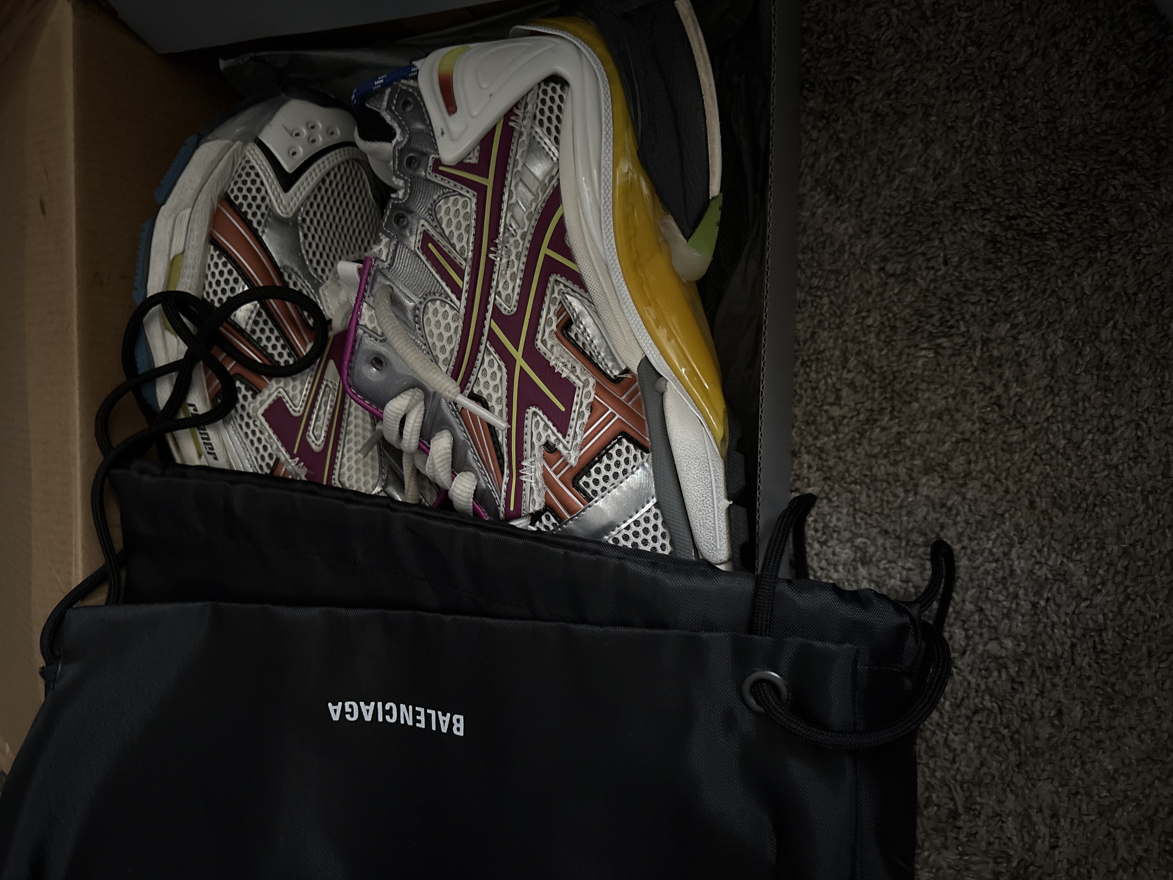 Balenciaga Runner Multicolor 677403W3RB68123 review Jakari