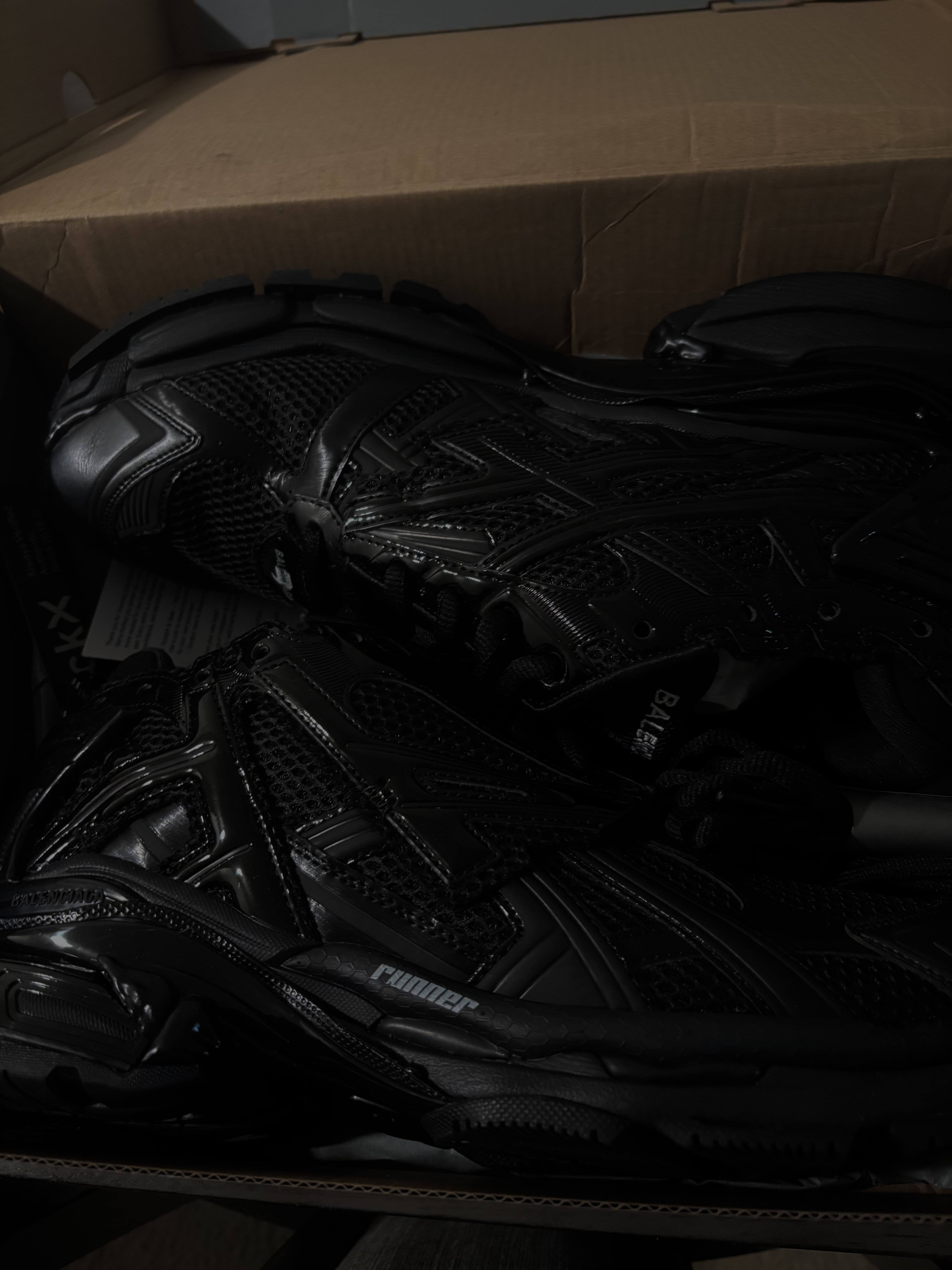 Balenciaga Runner Black 656063W3RA11000 / 677402W3RB11000 review Michelson 01