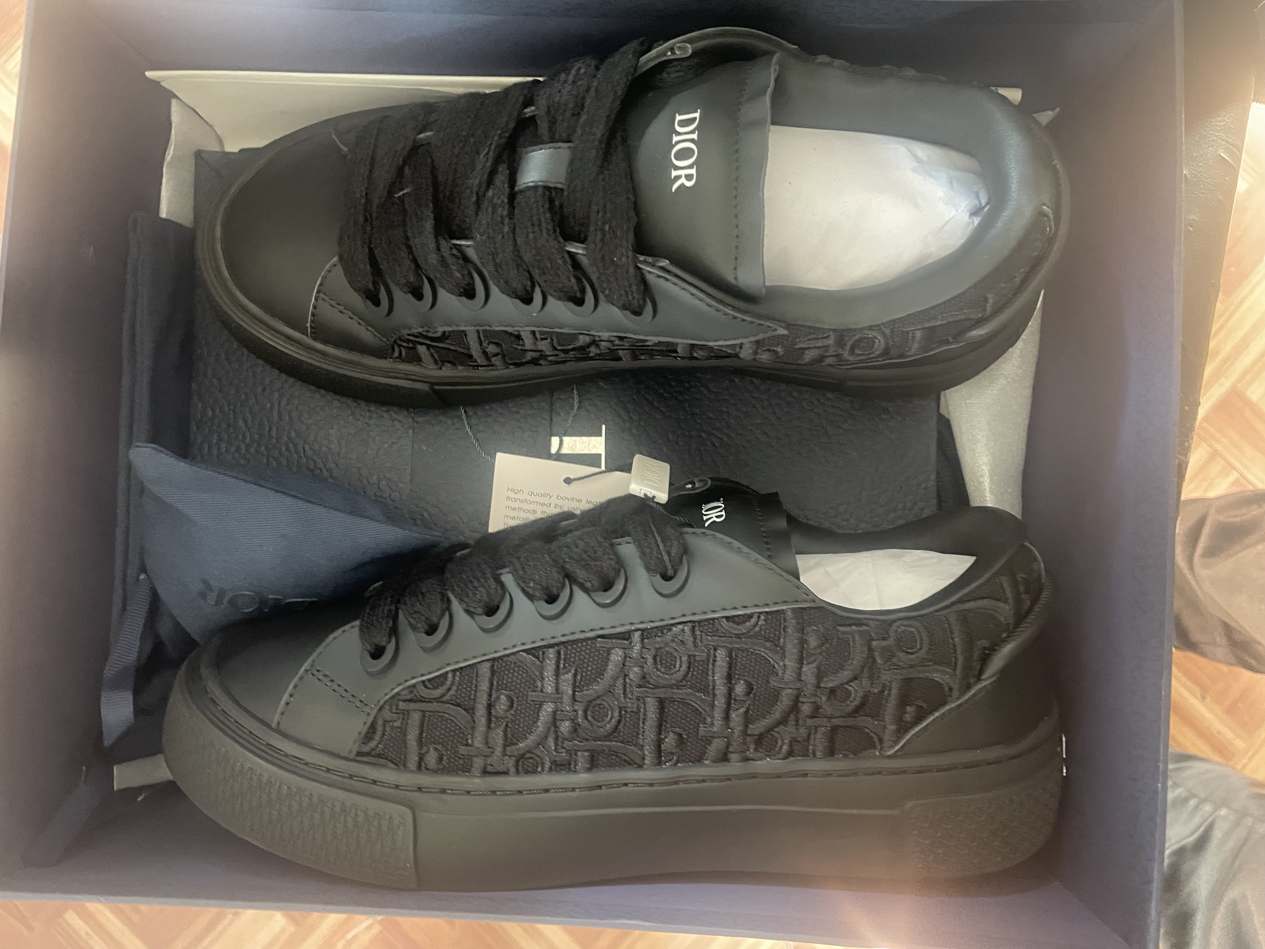 Dior B33 Sneaker Black Smooth Calfskin Oblique Raised Embroidery 3SN303ZYQ_H900 review 0