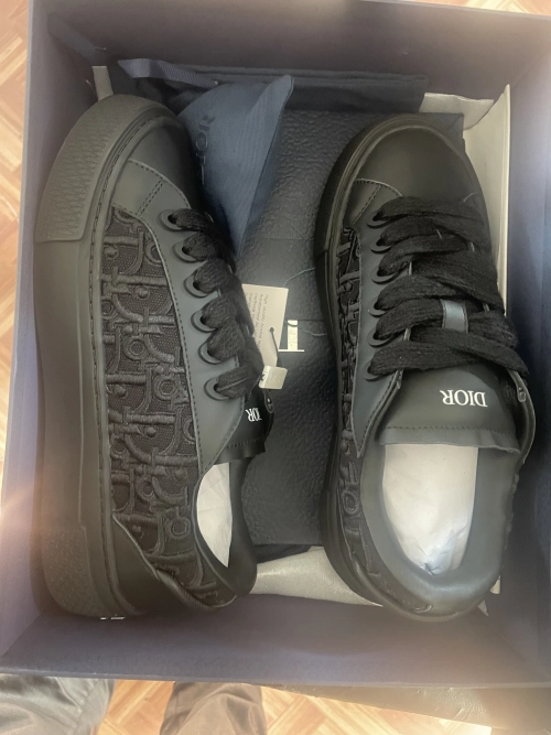 Dior B33 Sneaker Black Smooth Calfskin Oblique Raised Embroidery 3SN303ZYQ_H900 review 