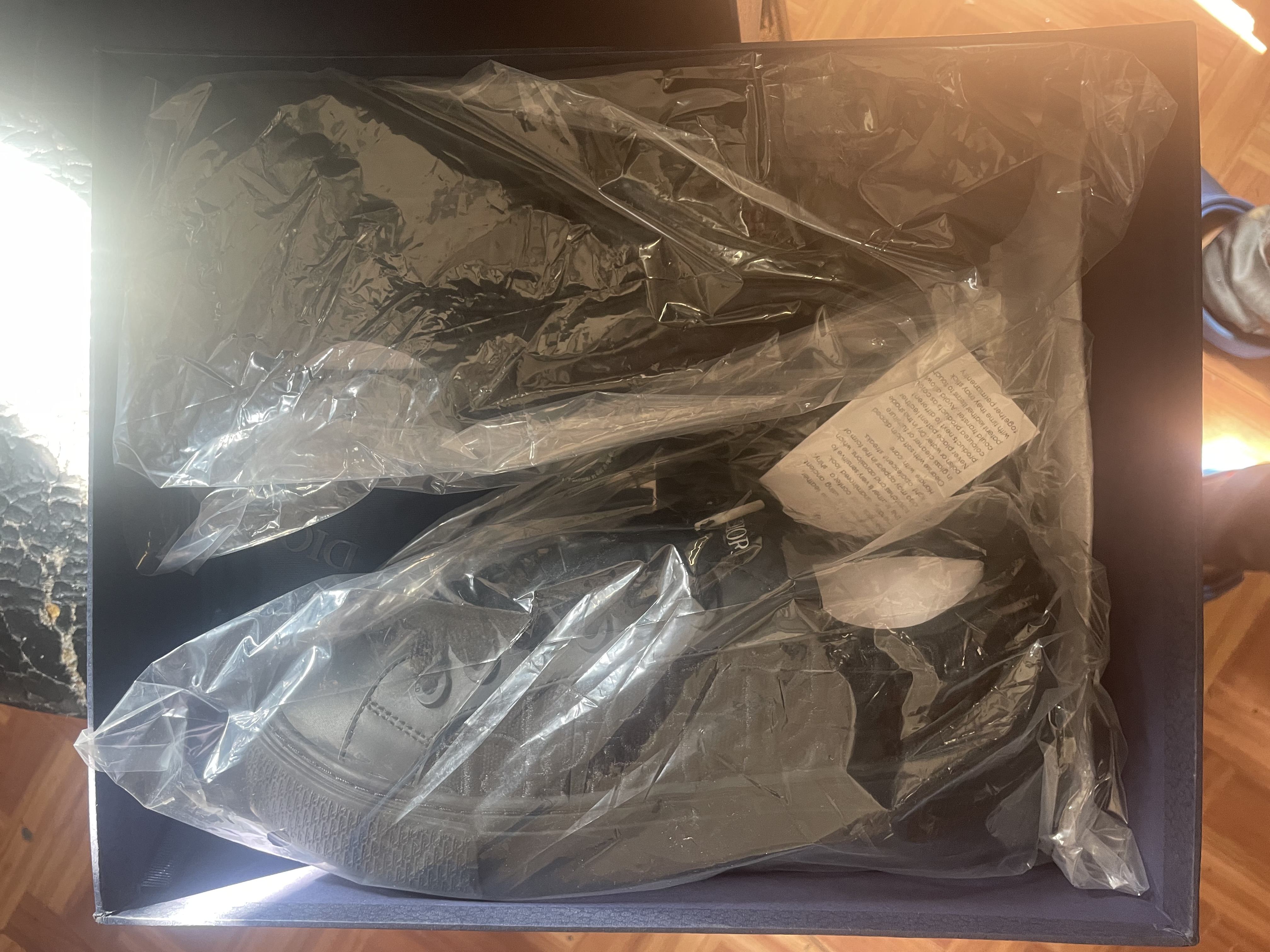 Dior B33 Sneaker Black Smooth Calfskin Oblique Raised Embroidery 3SN303ZYQ_H900 review 2