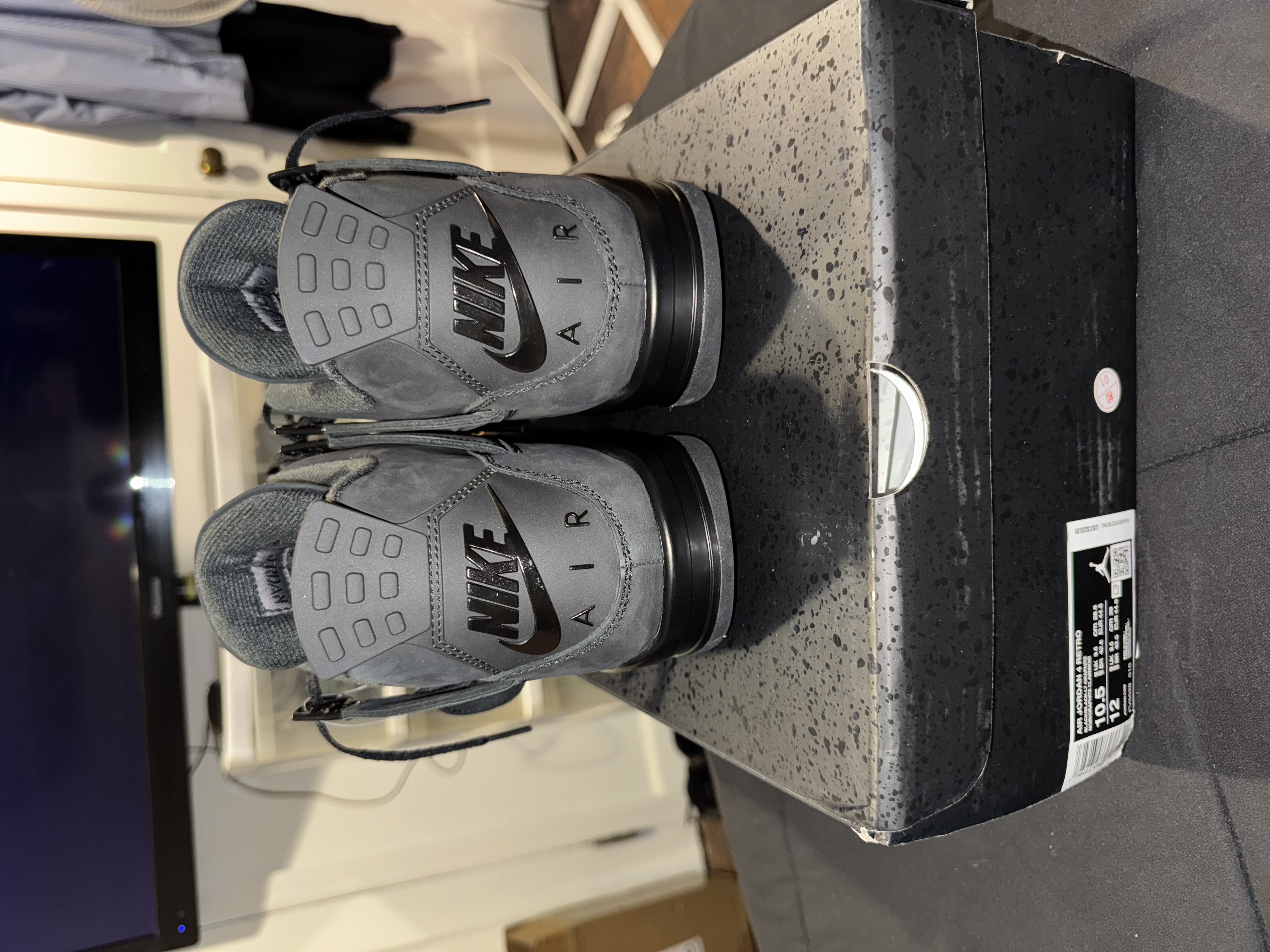 Air Jordan 4 Retro Black Cat (2025) FV5029-010 review Creez 02
