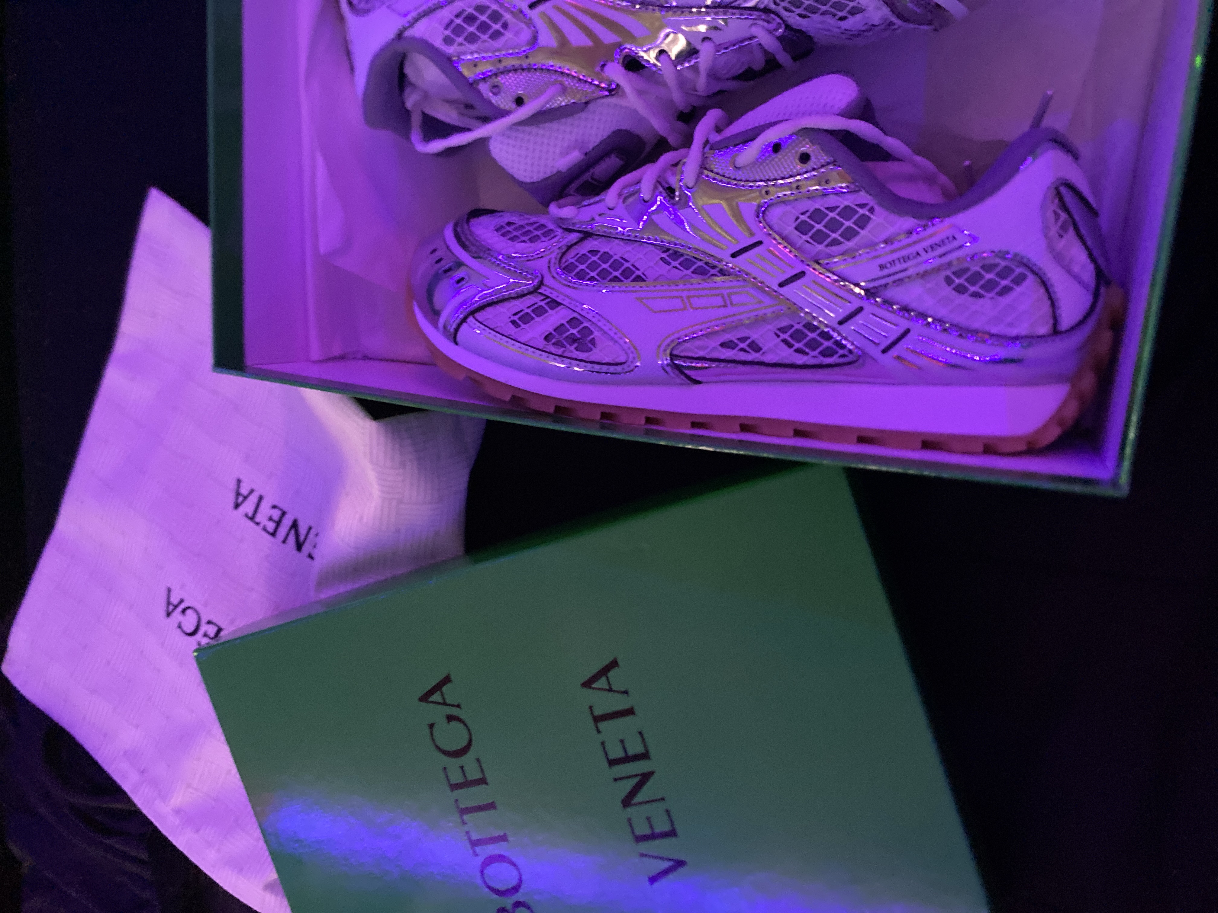 Bottega Veneta Orbit Silver White 741357V2X401425 review Zycorrean