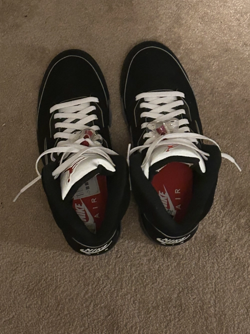 Air Jordan 5“Black Metallic Reimagined