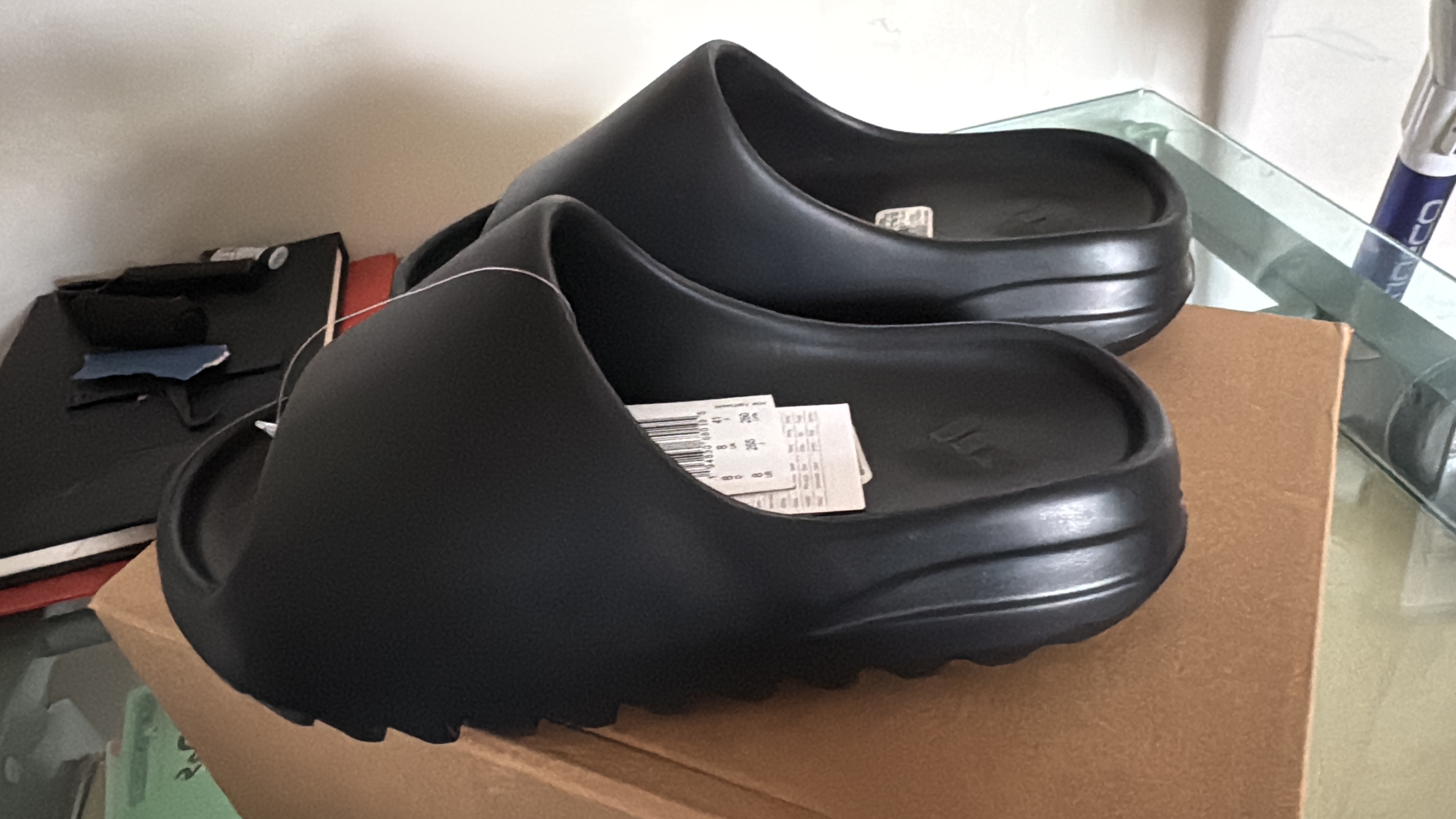 Adidas Yeezy Slide Black FX0495 review Ismael 01