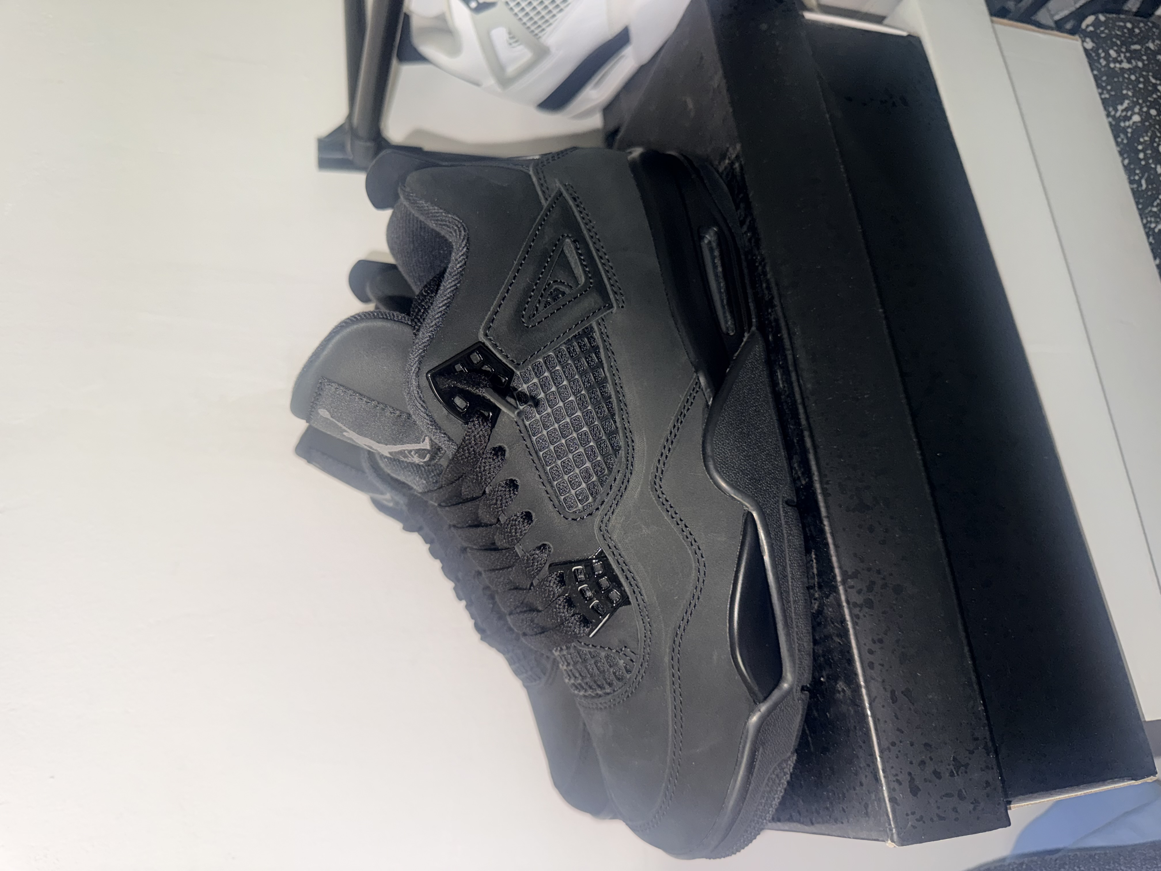 Air Jordan 4 Retro Black Cat (2025) FV5029-010 review 0