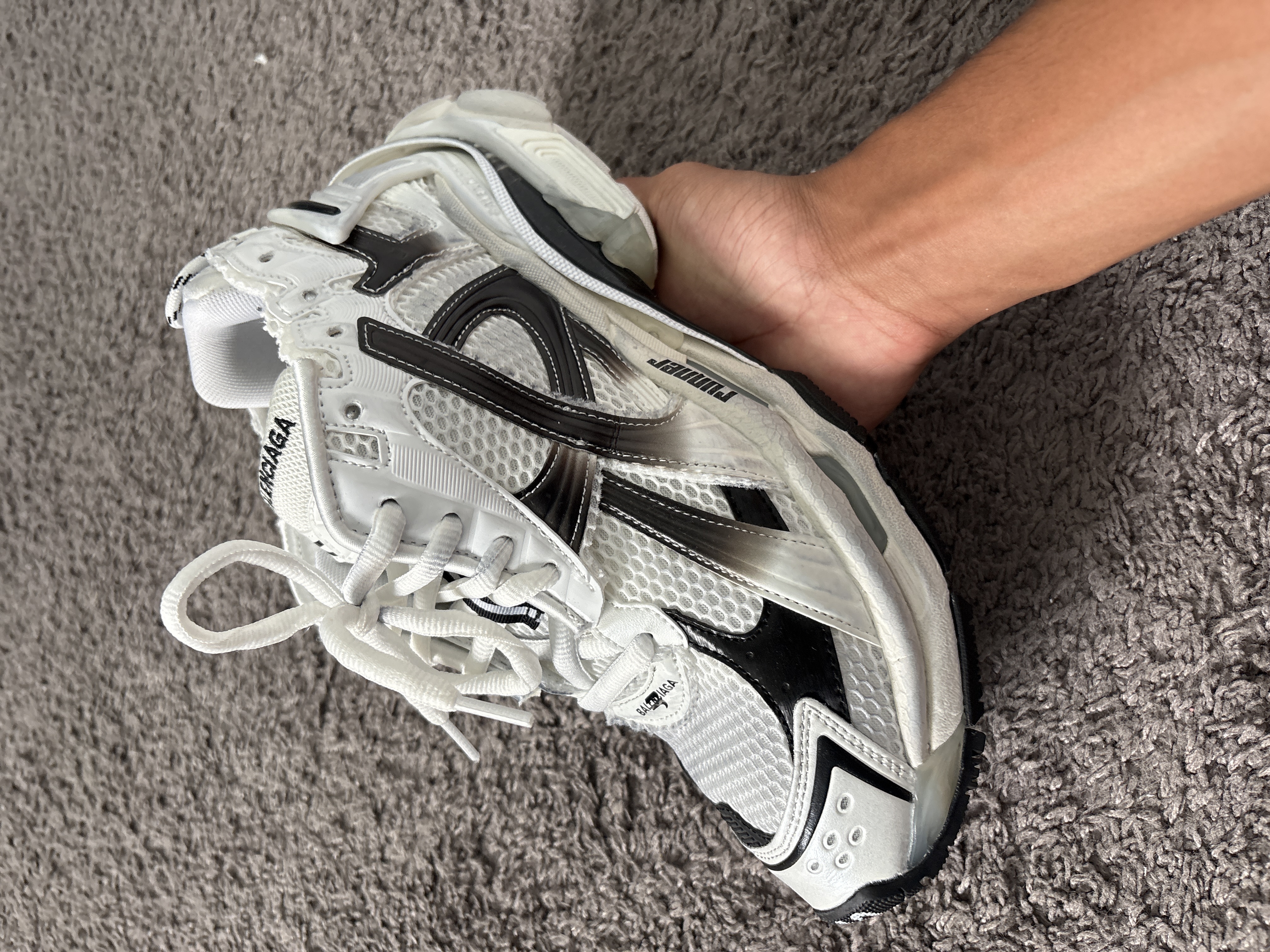 Balenciaga Runner Sneaker 'Gradient-White Black' 772774 WRUNG 9010 review 0