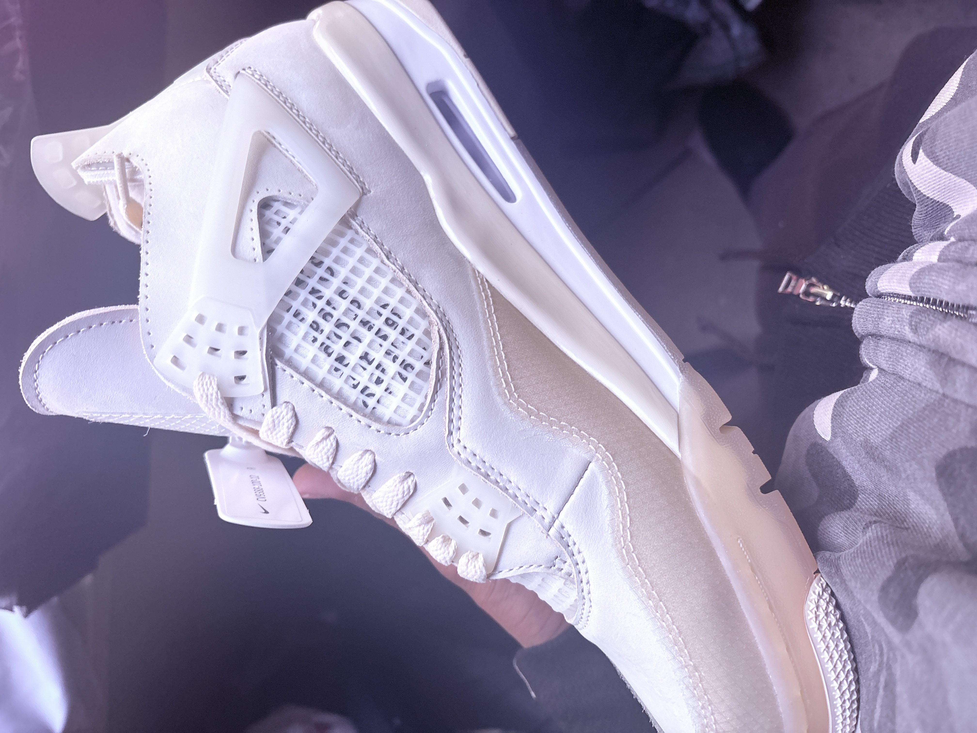 Air Jordan 4 Retro Off-White Sail CV9388-100 review 4