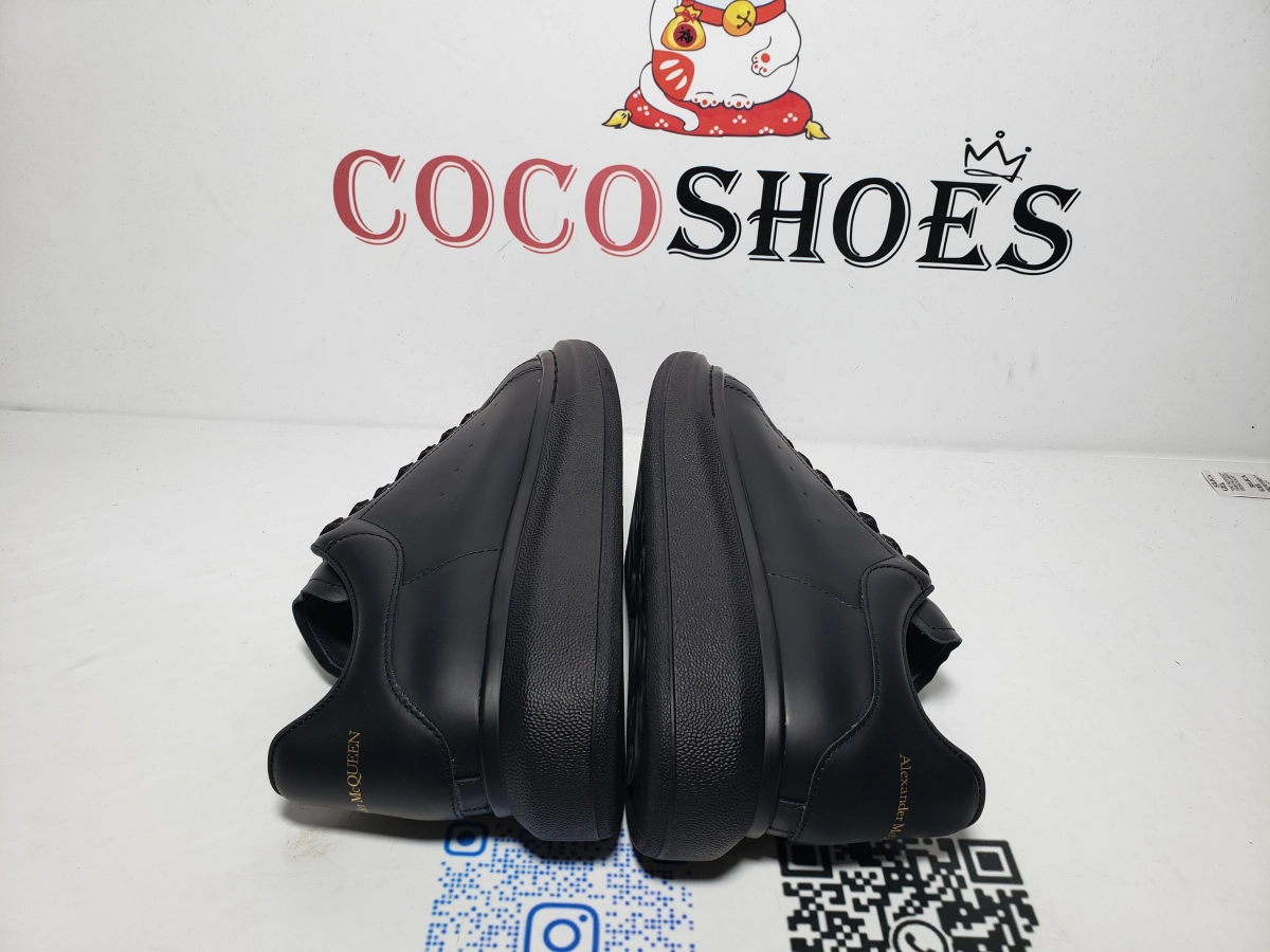 COCOSHOES QC |  Alexander McQueen Oversized Black