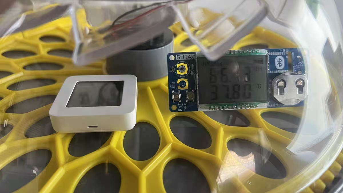 Automatic Egg Incubator with Interchangeable Trays (Chicken, Quail, Bird Options) review Liam P 00