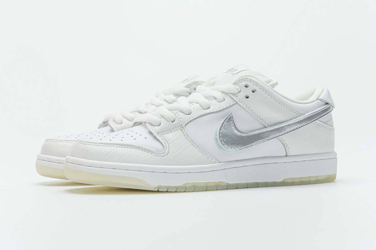 Get Nike SB Dunk Low Diamond Supply Co White Diamond BV1310-100