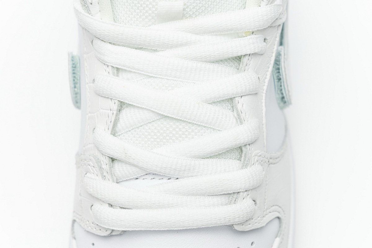 Get Nike SB Dunk Low Diamond Supply Co White Diamond BV1310-100