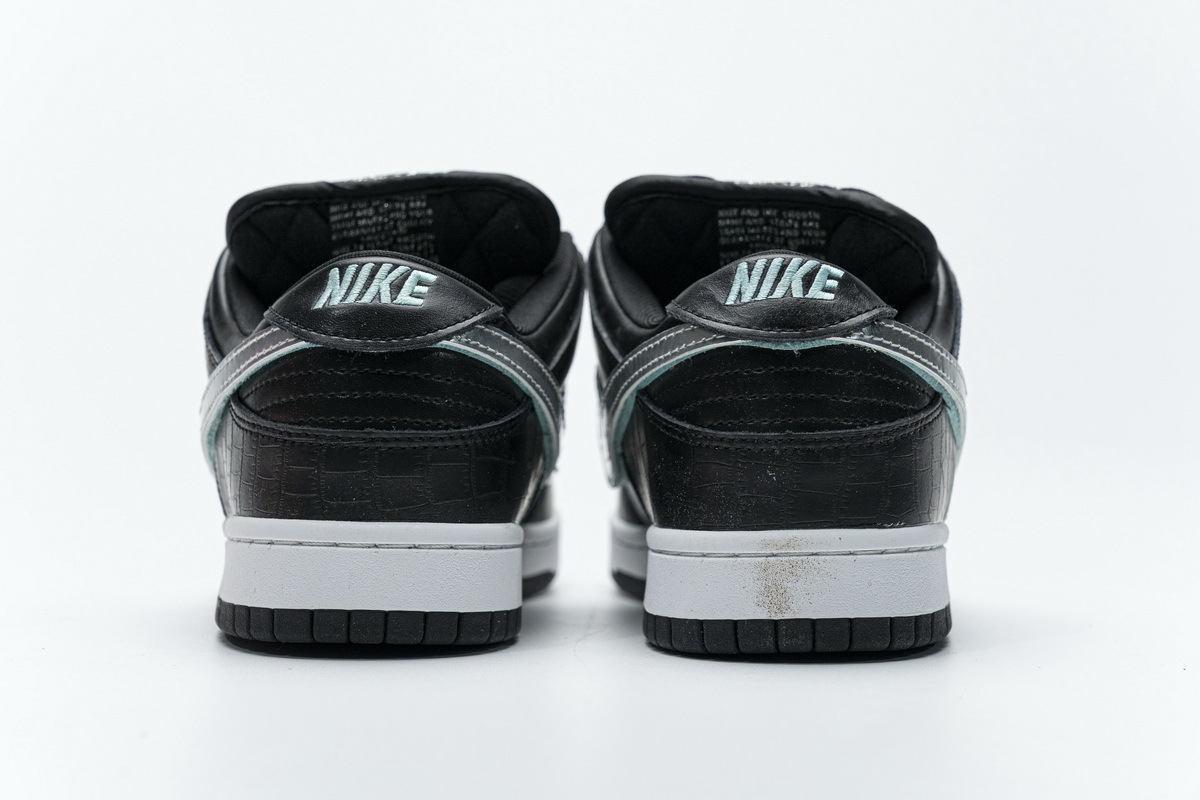 Get Nike SB Dunk Low Diamond Supply Co Black Diamond BV1310-001