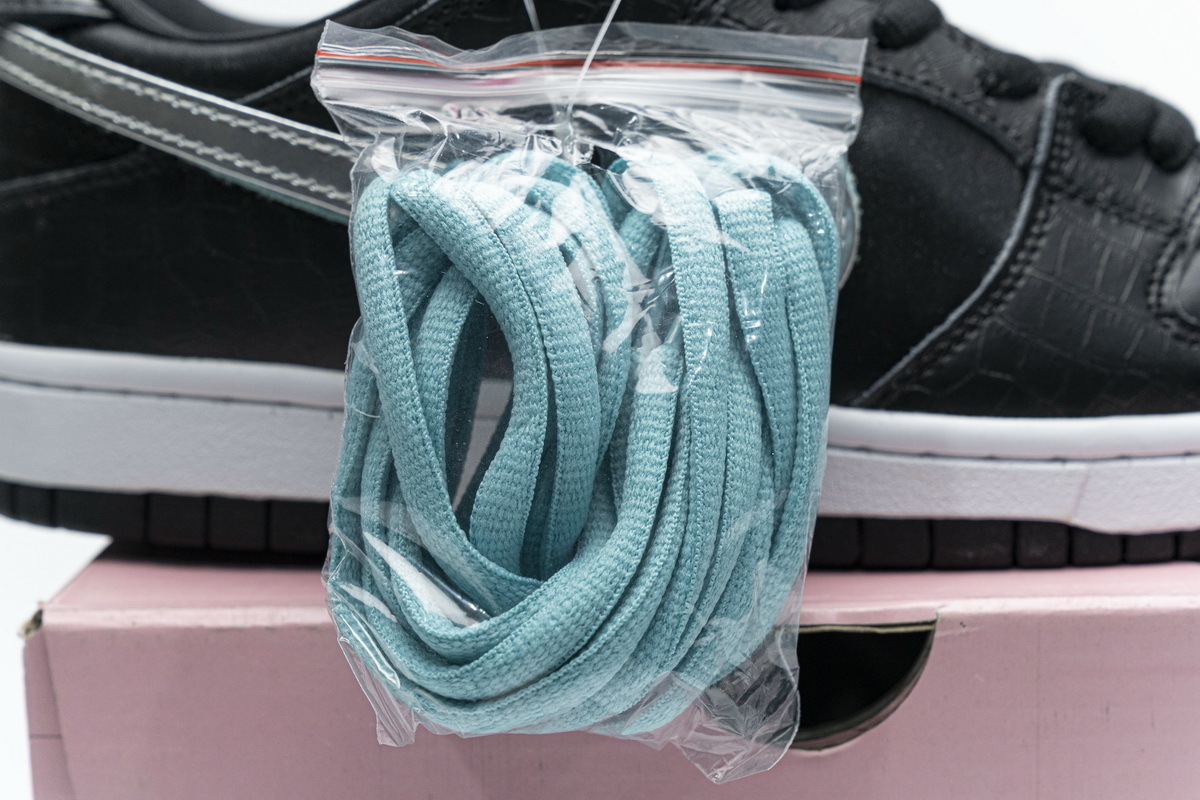 Get Nike SB Dunk Low Diamond Supply Co Black Diamond BV1310-001