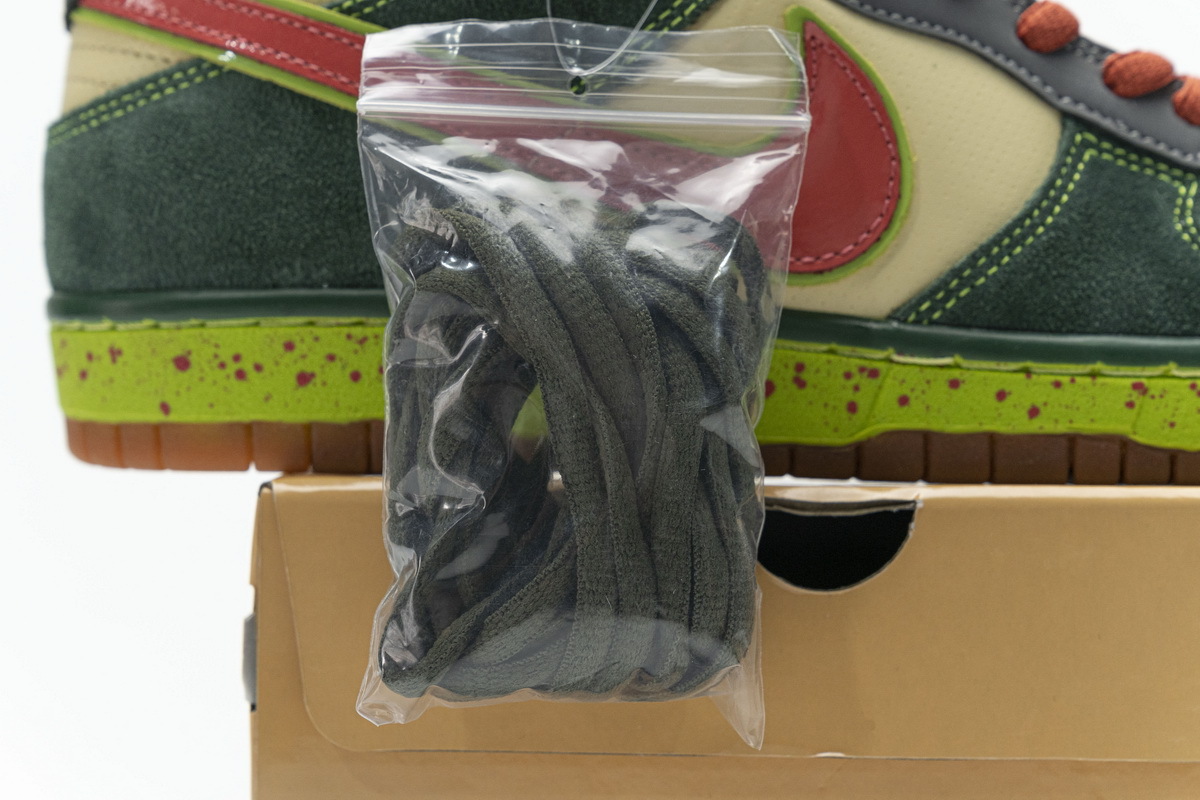 Get Nike Dunk SB Low Mosquito 313170-761