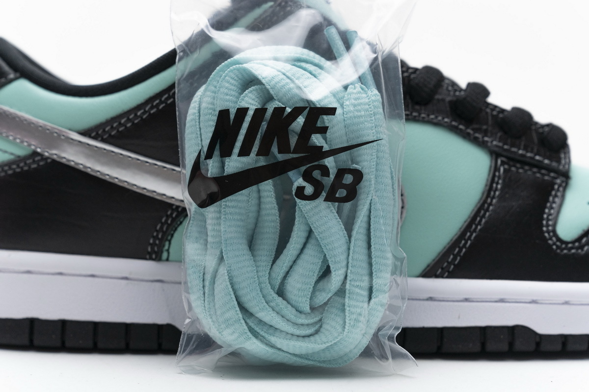 Get Nike Dunk SB Low Diamond Supply Co. 