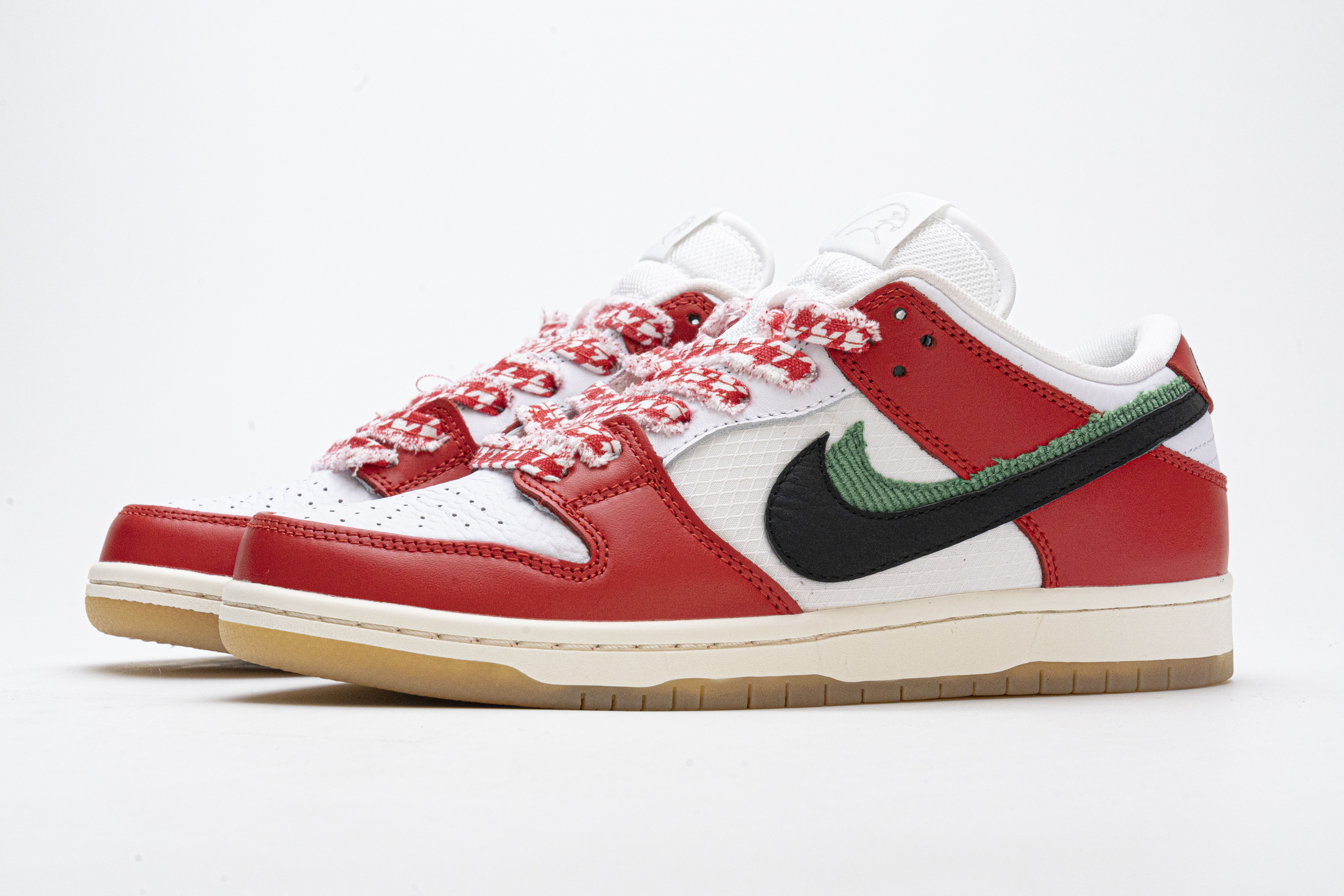 Get Nike SB Dunk Low Frame Skate Habibi CT2550-600