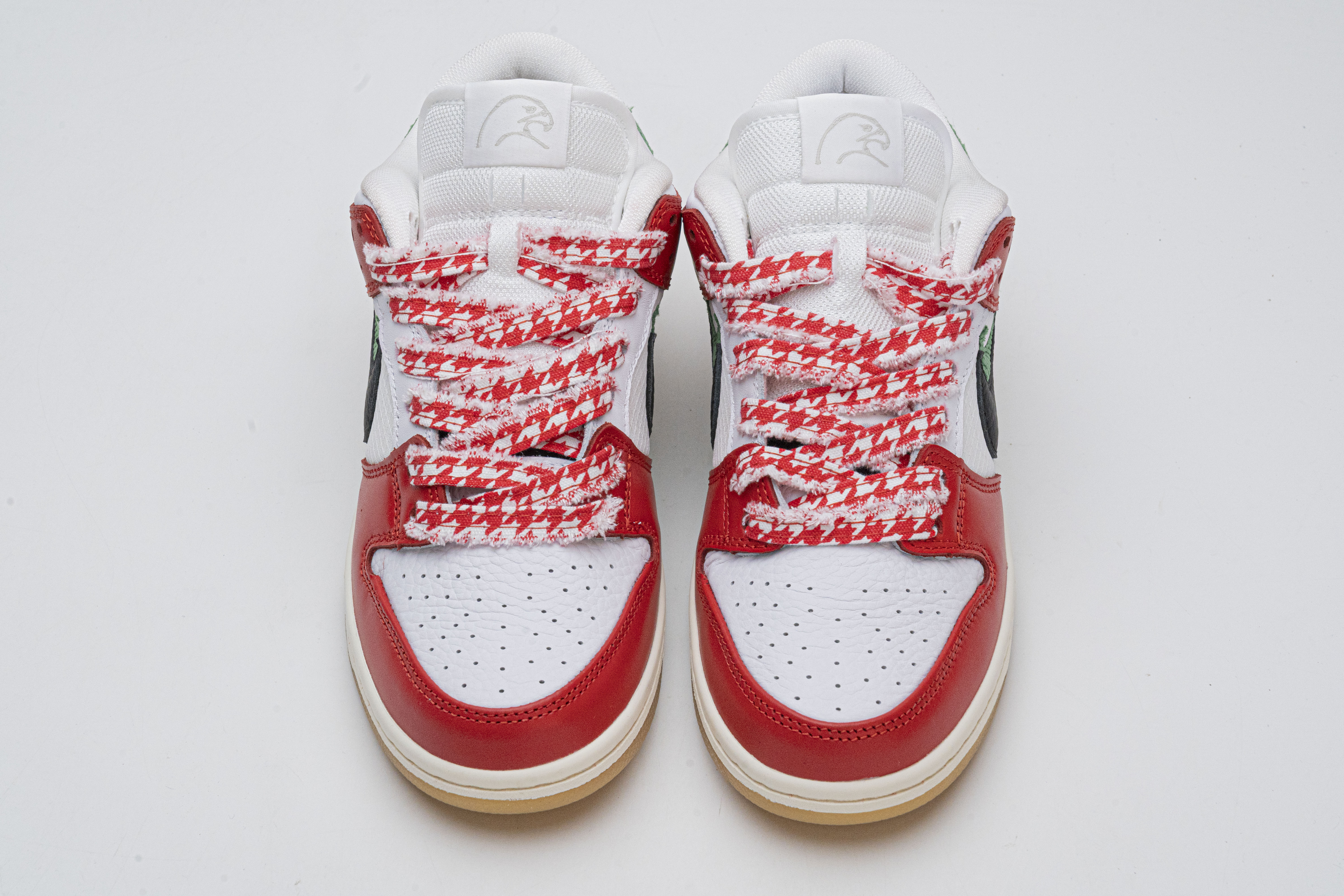 Get Nike SB Dunk Low Frame Skate Habibi CT2550-600