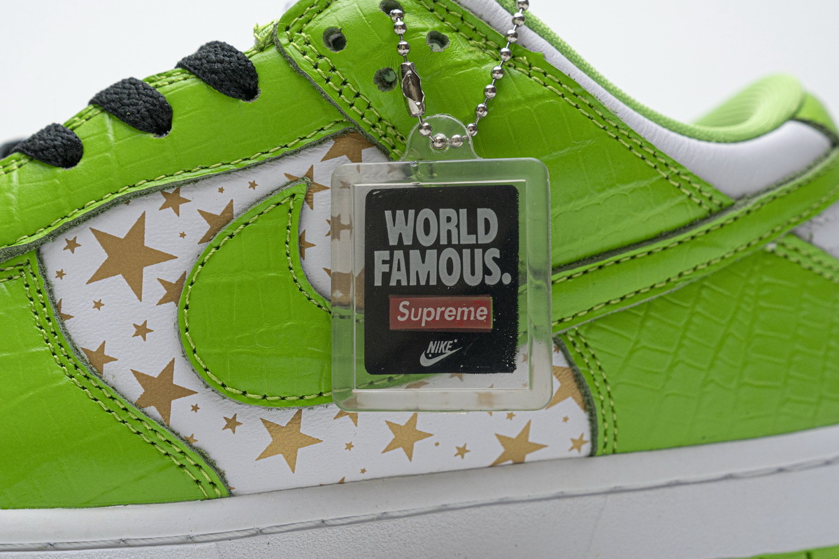 Get Nike SB Dunk Low Supreme Stars Mean Green (2021) DH3228-101