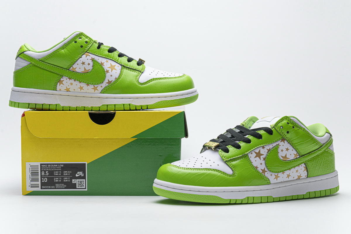 Get Nike SB Dunk Low Supreme Stars Mean Green (2021) DH3228-101