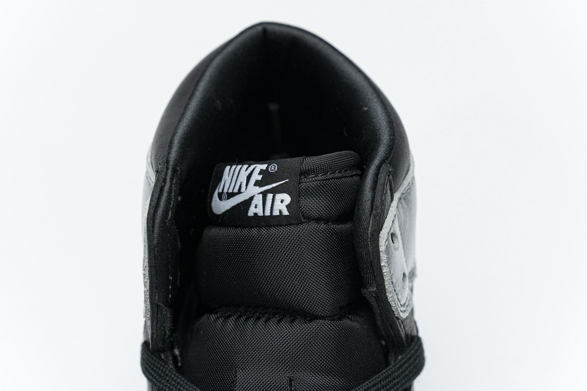 H12 Nike SB Dunk Low Supreme Jewel Swoosh Silver CK3480-001