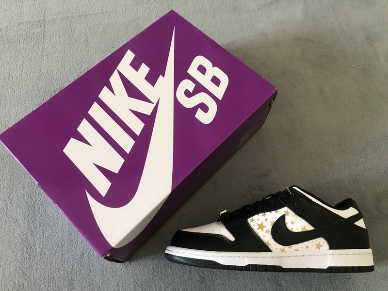 H12 Nike SB Dunk Low Supreme Stars Black (2021) DH3228-102