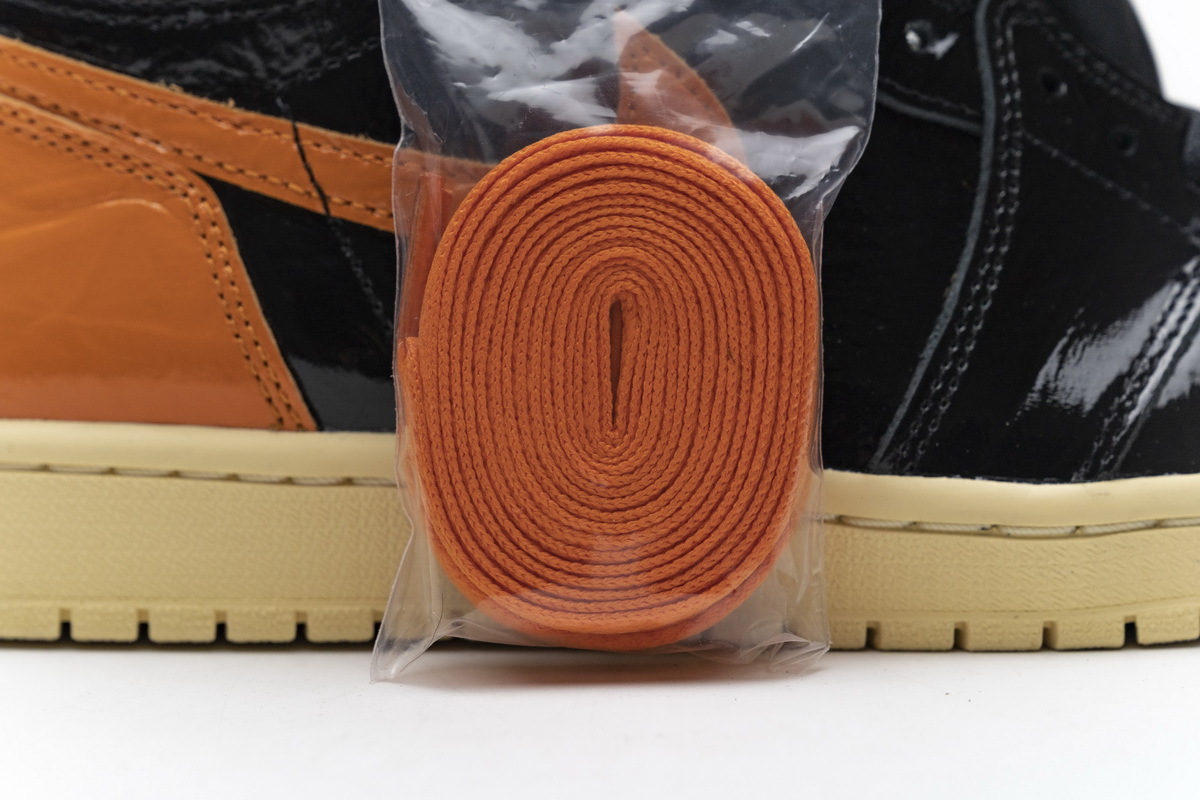 Get Air Jordan 1 Retro High Shattered Backboard 3.0 555088-028