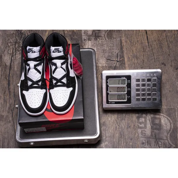 Get Air Jordan 1 Retro Black Toe (2016) 555088-125