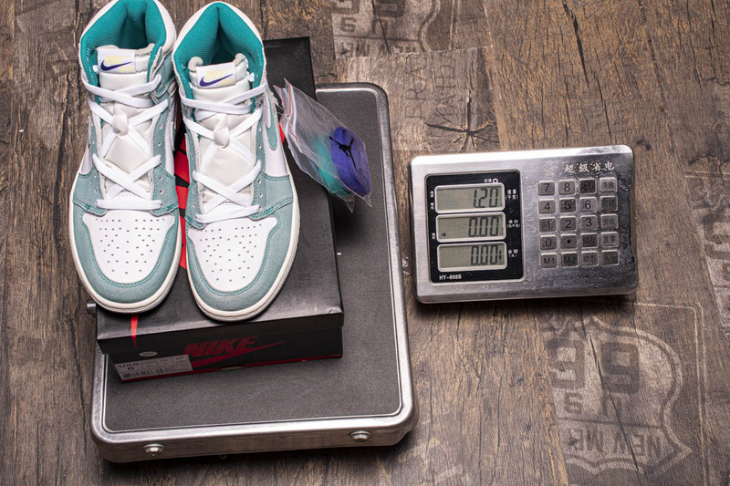 Get Air Jordan 1 Retro High Turbo Green 555088-311