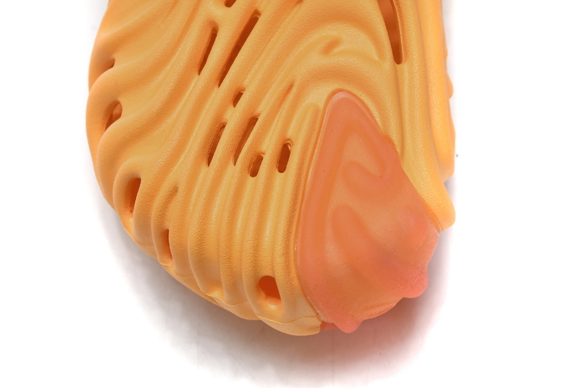 Get Saleke Bembury x Crocs Pollex Clog Yellow 207393-837