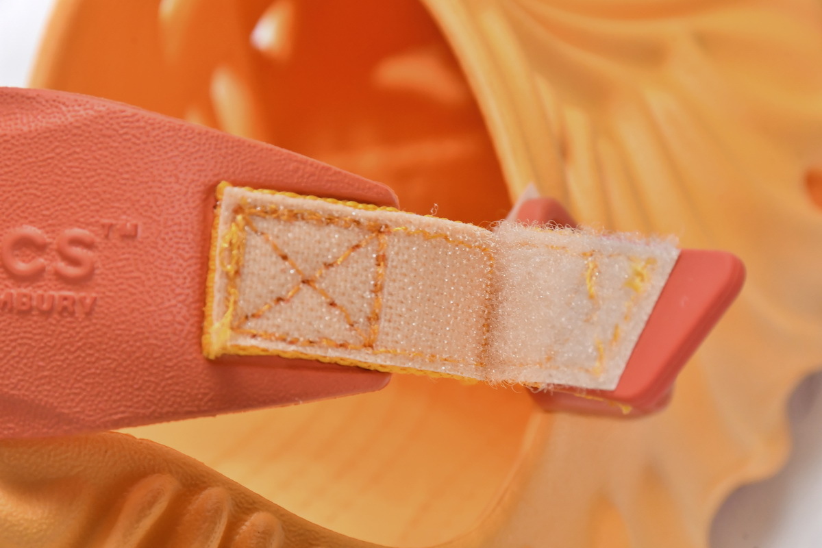 Get Saleke Bembury x Crocs Pollex Clog Yellow 207393-837