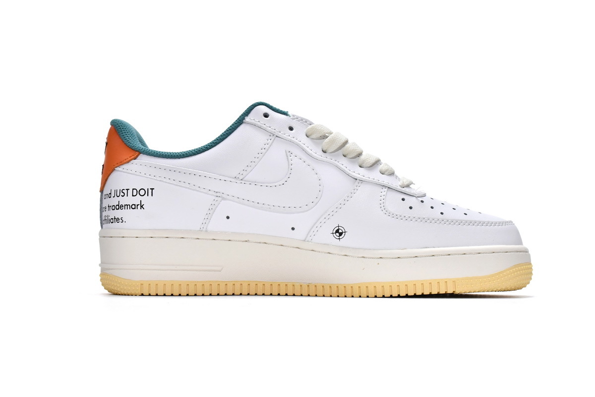Nike Air Force 1‘07 LE Starfish DM0970-111