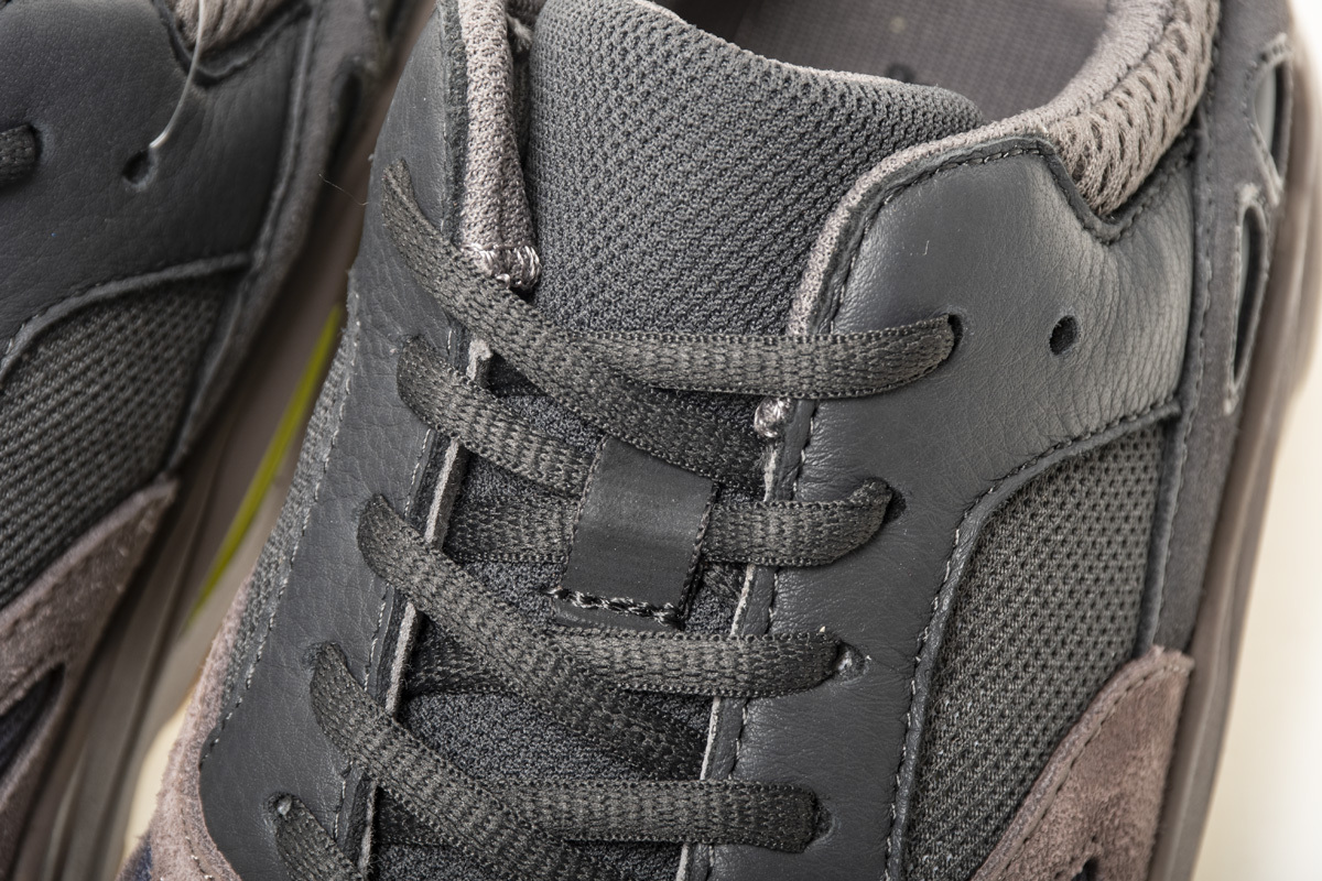 Get Yeezy 700 Mauve EE9614