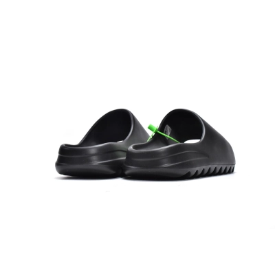 Gets Yeezy Slide Black FX0495 02