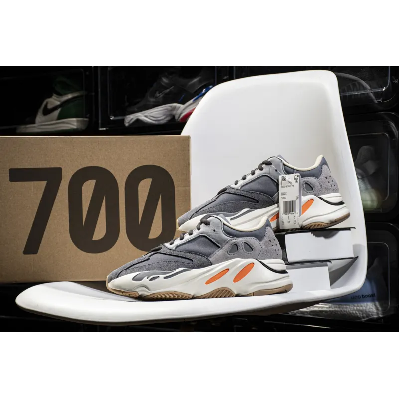 Get Yeezy Boost 700 Magnet FV9922