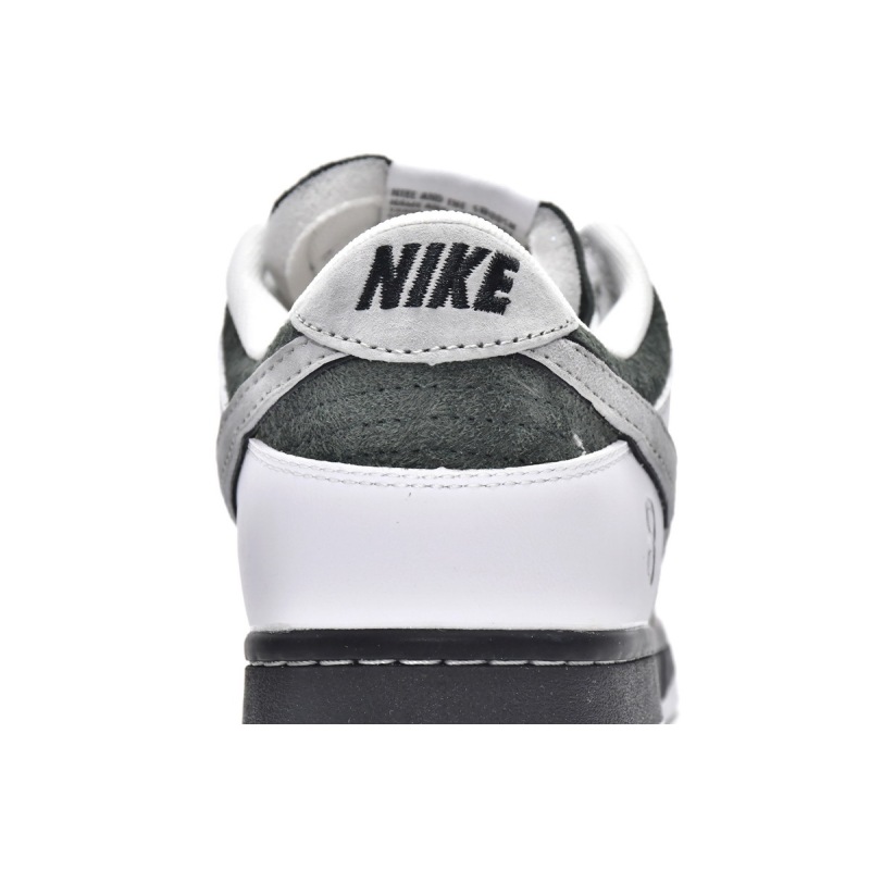 H12 Otomo Katsuhiro x Nike SB Dunk Low Pro Kobe LF2428-001