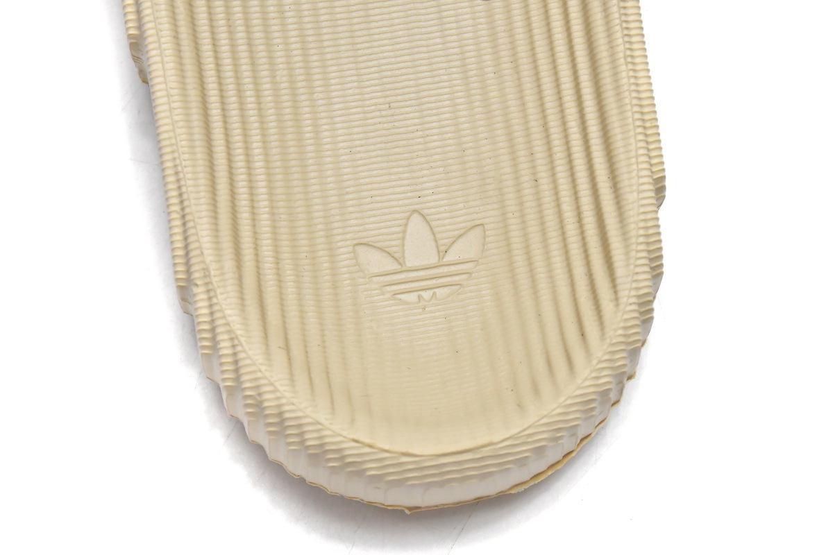 Get adidas originals Adilette 22 Slides Aluminium GX6950