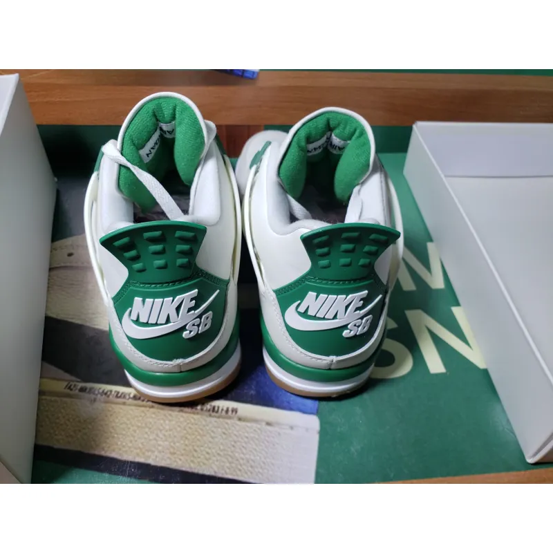 OG Nike SB x Air Jordan 4 “Pine Green” DR5415-103